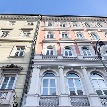 Appartement Piazza Della Borsa 3C Tirabora Short Rent à Trieste Extérieur photo